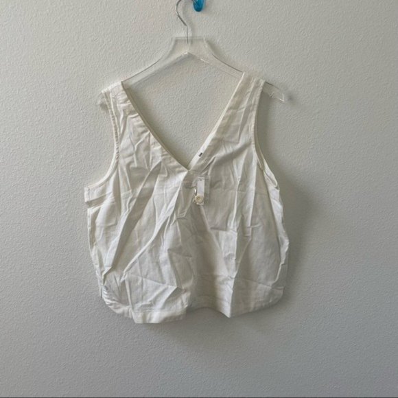 Madewell (Re)sponsible V-Neck Button-Back Sleeveless Top in Lighthouse - Picture 5 of 9